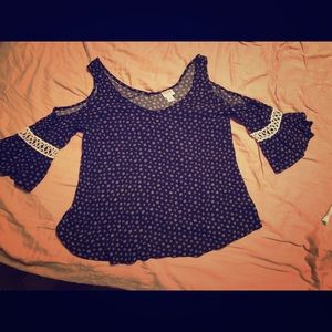 Mossimo shoulder out shirt